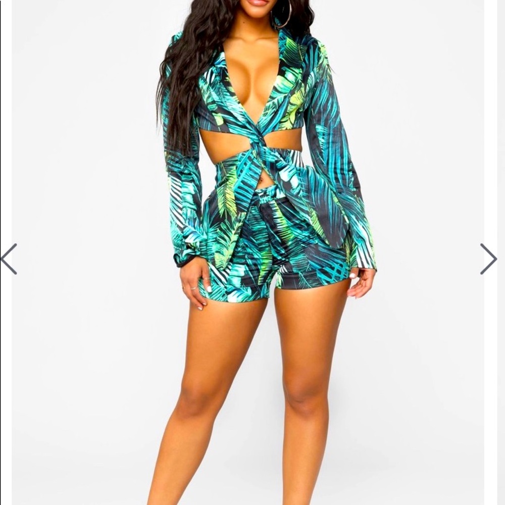 Brand New!!! Never Worn. Calante 2 piece short set